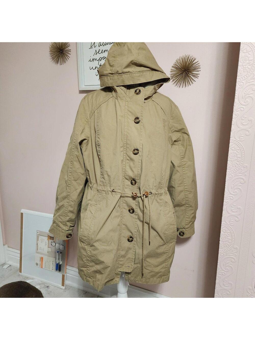 L.L.Bean Women’s Tan Hooded Parka Zip-Out Sherpa Liner Large